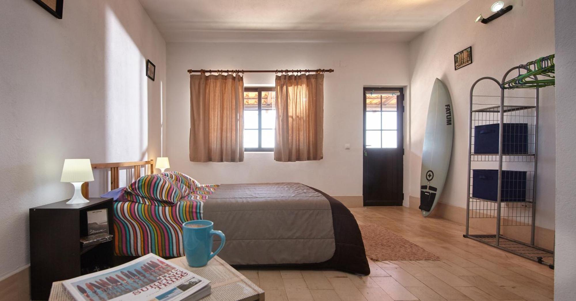 Alentejo Pig Dog Surf Camp Hotel Palhota Bagian luar foto