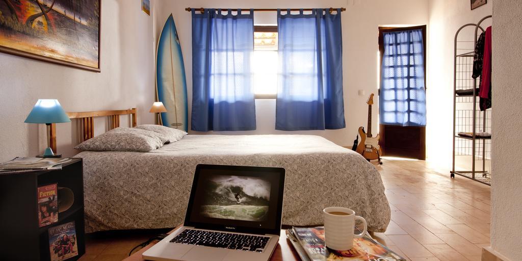 Alentejo Pig Dog Surf Camp Hotel Palhota Bagian luar foto