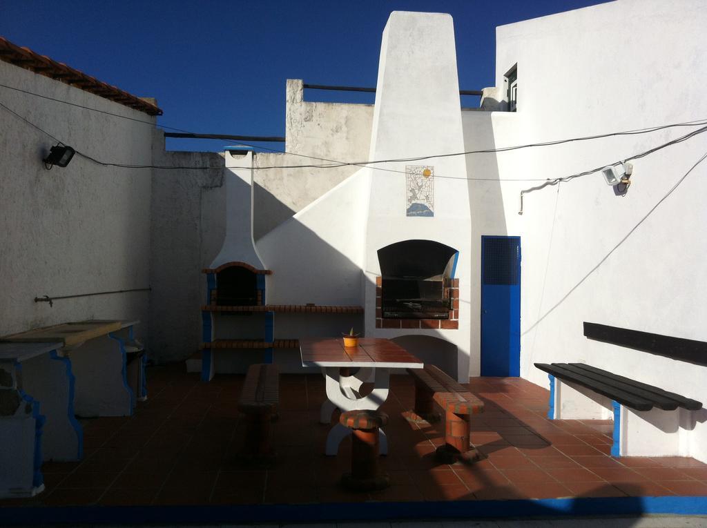 Alentejo Pig Dog Surf Camp Hotel Palhota Bagian luar foto
