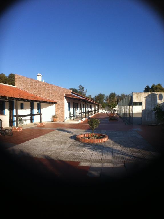 Alentejo Pig Dog Surf Camp Hotel Palhota Bagian luar foto