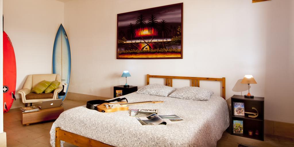 Alentejo Pig Dog Surf Camp Hotel Palhota Bagian luar foto